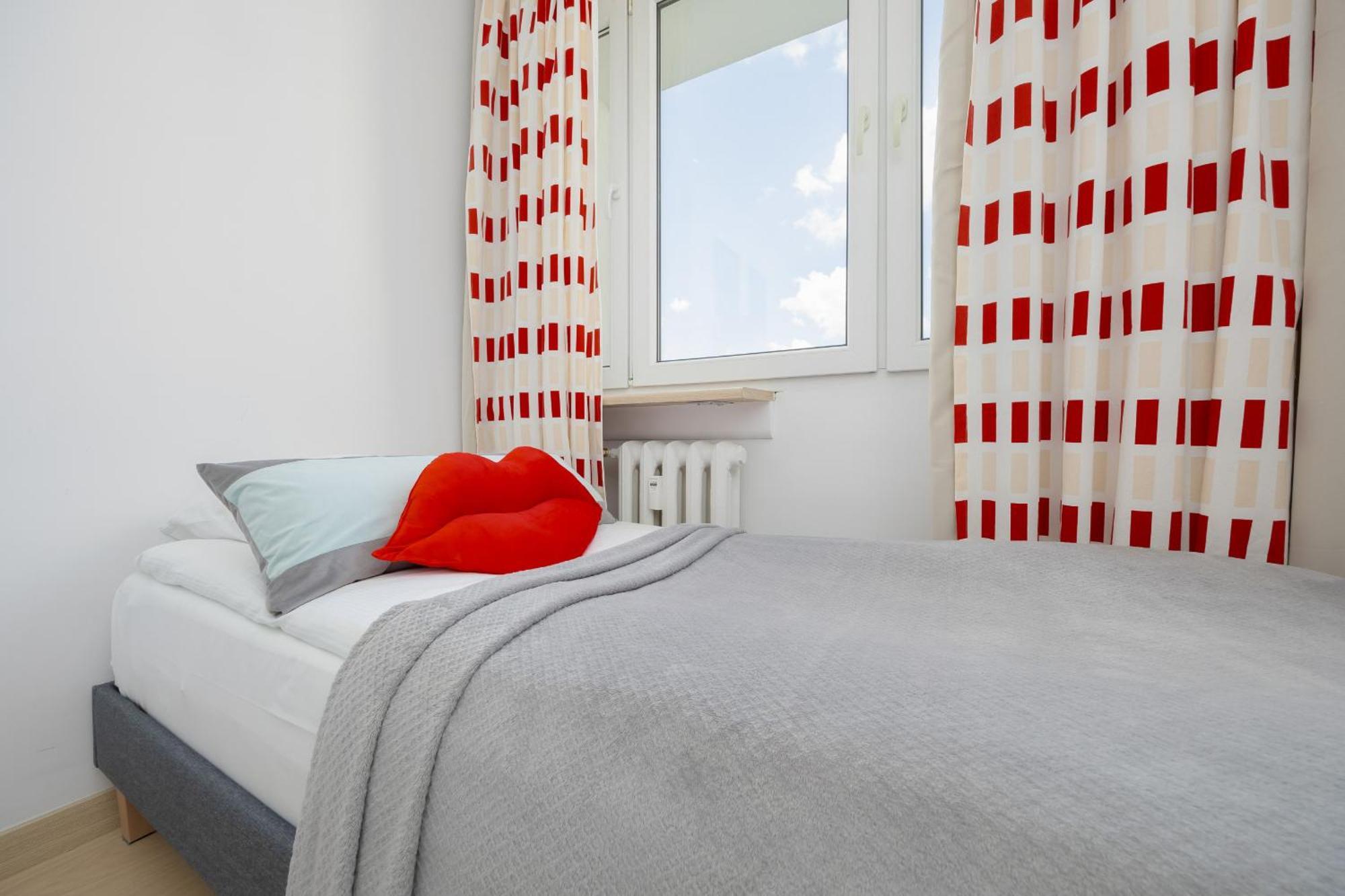 Comfortable One-bedroom Mokotow By Renters Lägenhet